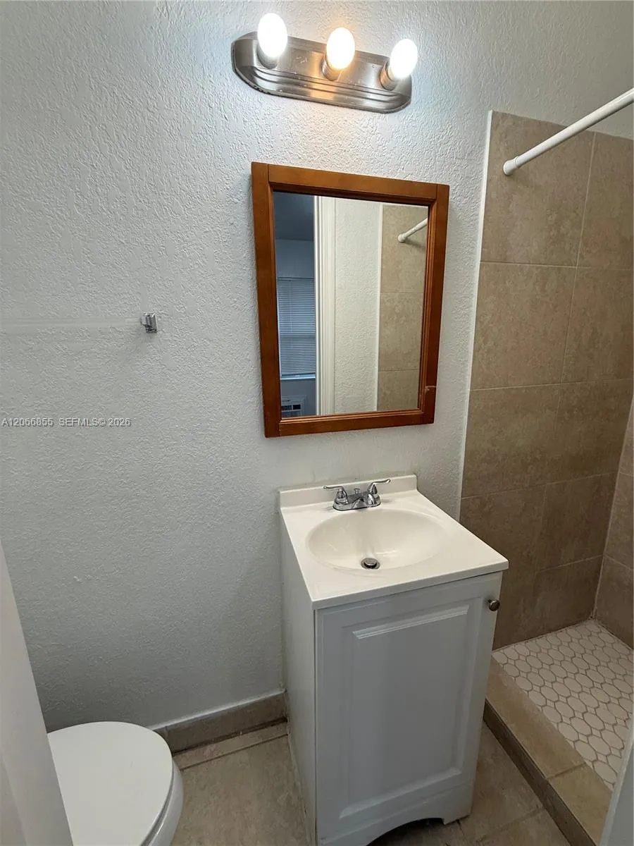 1255 SW 6th St #1 Miami, FL 33135