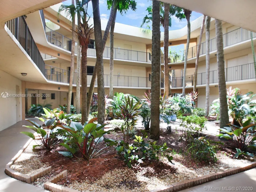 8065 SW 107th Ave #201 Miami, FL 33173