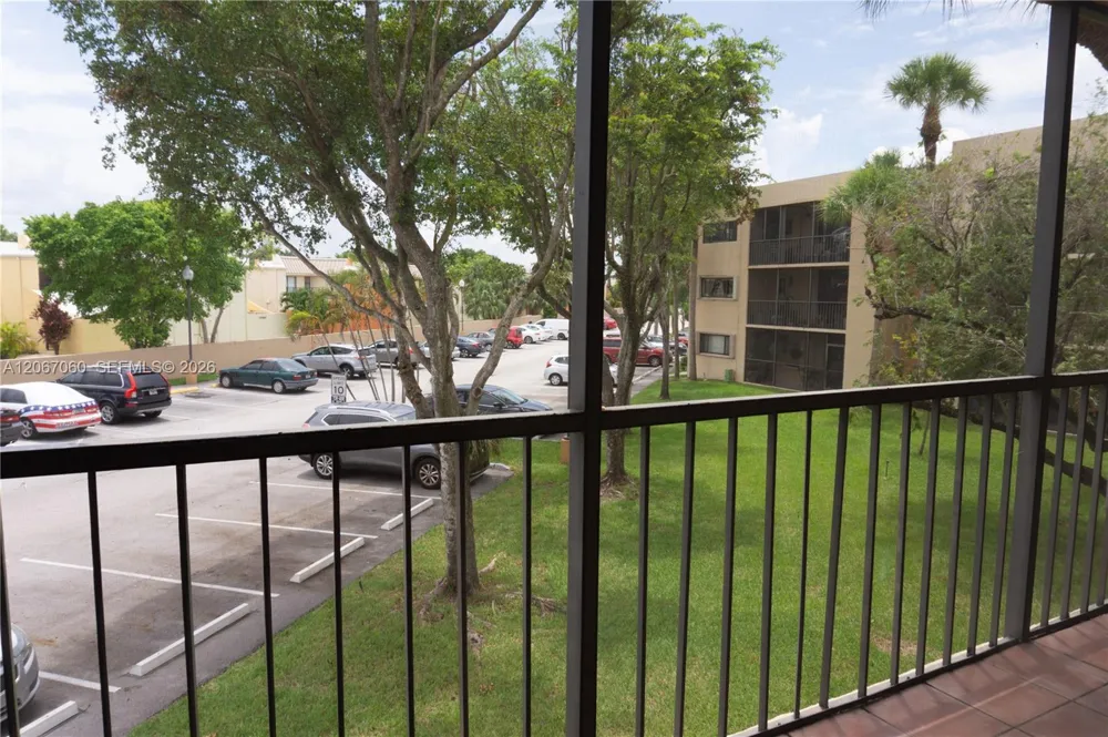 8065 SW 107th Ave #201 Miami, FL 33173