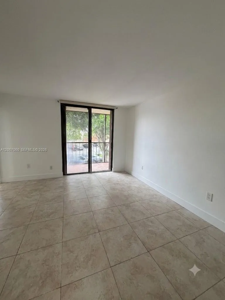 8065 SW 107th Ave #201 Miami, FL 33173