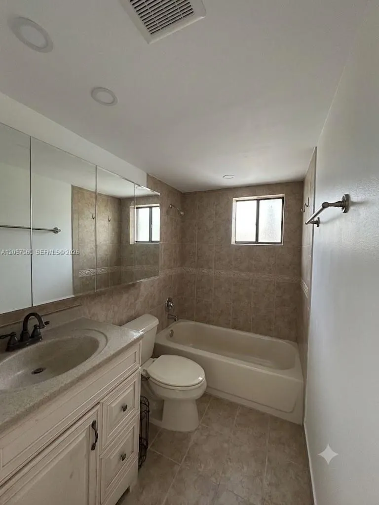 8065 SW 107th Ave #201 Miami, FL 33173