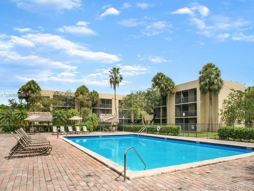8065 SW 107th Ave #201 Miami, FL 33173