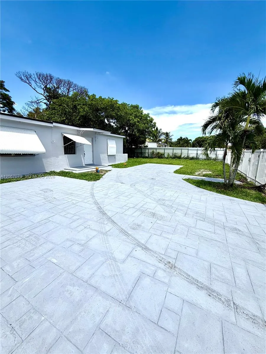 12841 Green Ave Miami, FL 33167