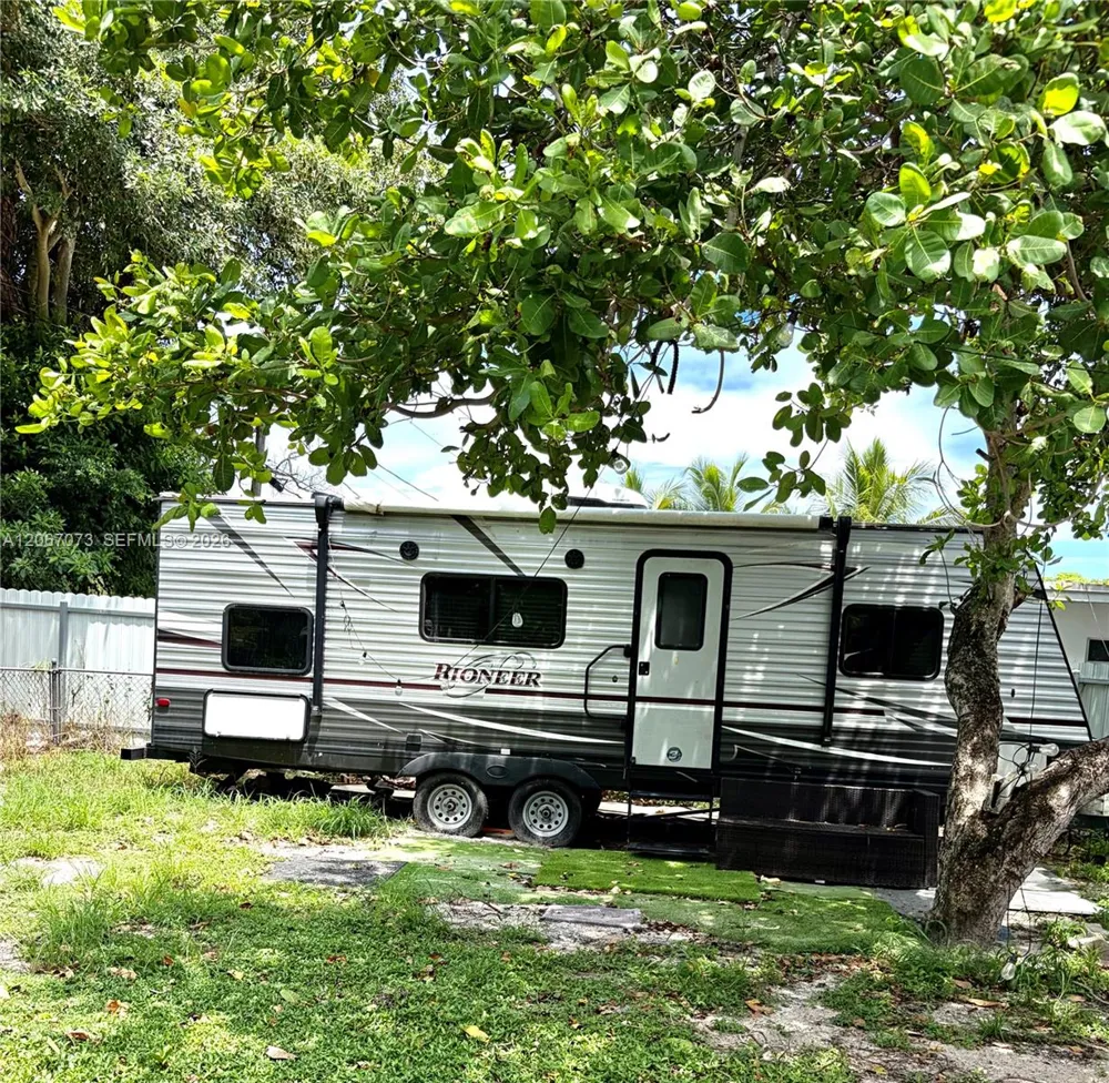 12841 Green Ave Miami, FL 33167