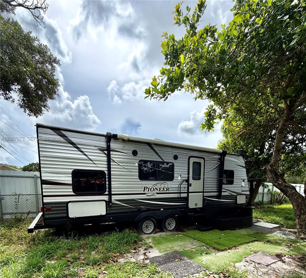 12841 Green Ave Miami, FL 33167