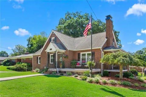 1111 Woodleigh Circle