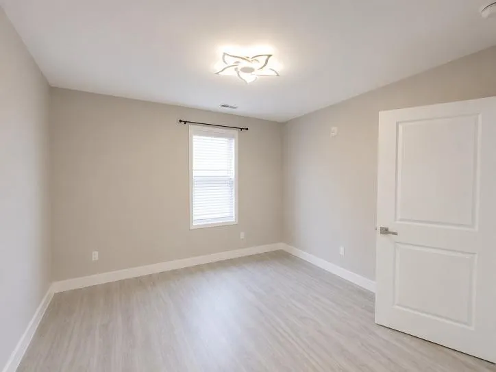543 Peachers Mill Rd #110 Clarksville, TN 37042