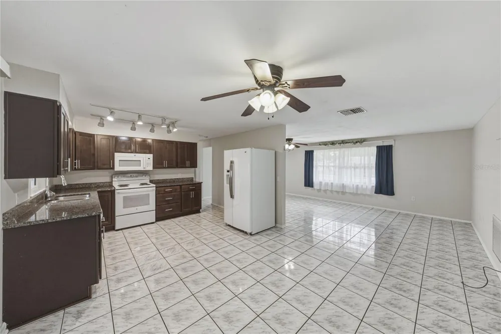 5745 13TH STREET Zephyrhills, FL 33542