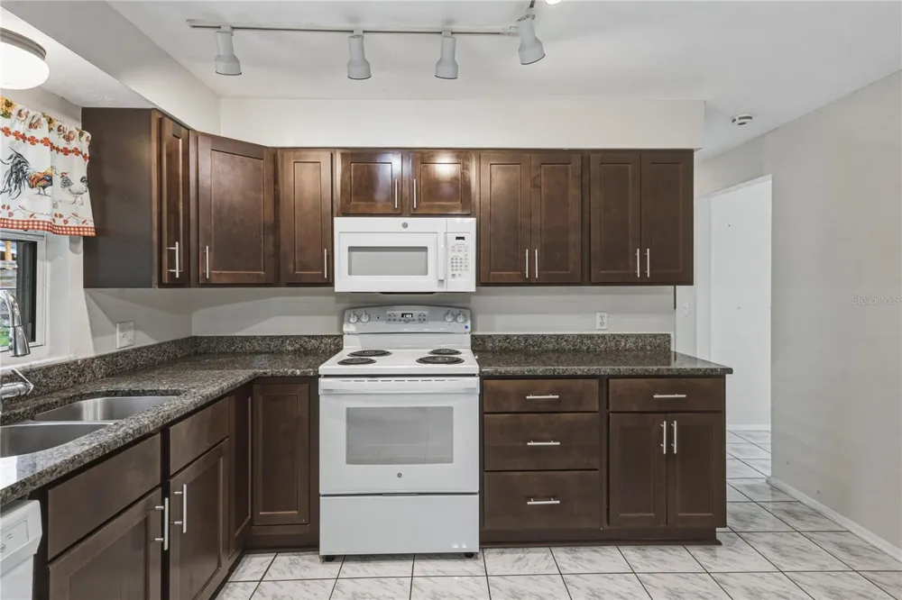 5745 13TH STREET Zephyrhills, FL 33542