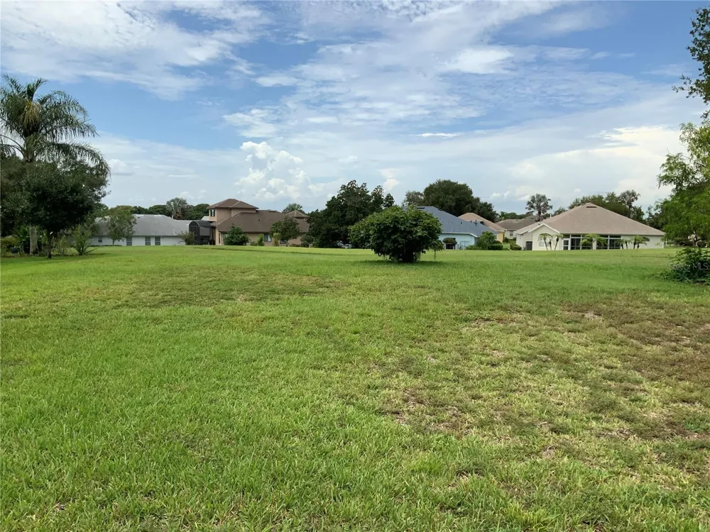 5475 BOUNTY CIRCLE Tavares, FL 32778