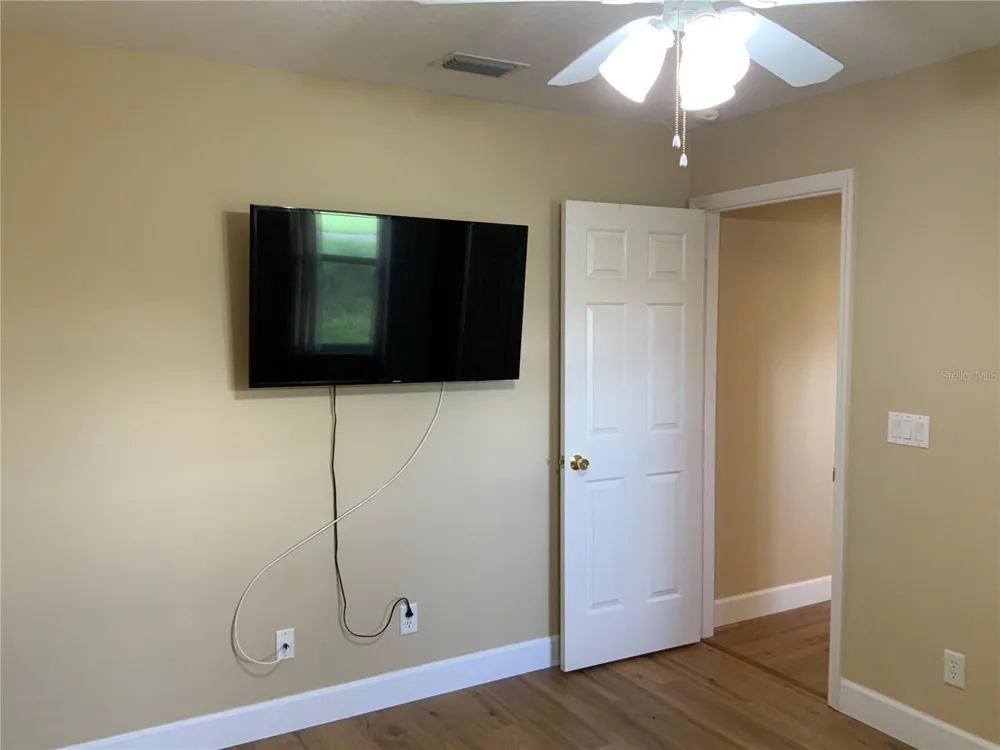 5475 BOUNTY CIRCLE Tavares, FL 32778