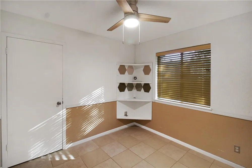 610 S Minnesota Street Beeville, TX 78102