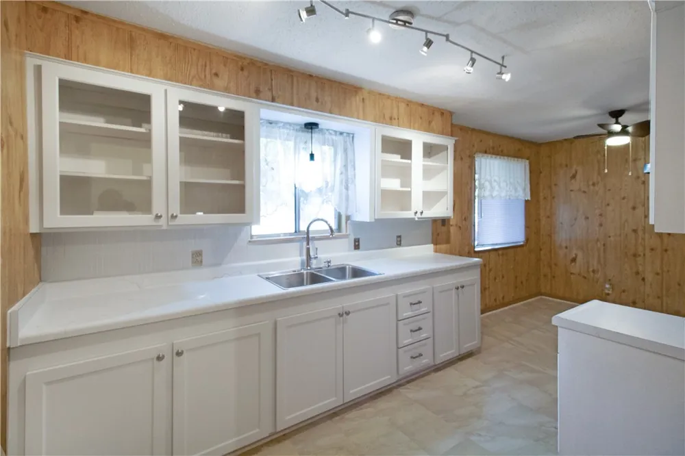 610 S Minnesota Street Beeville, TX 78102