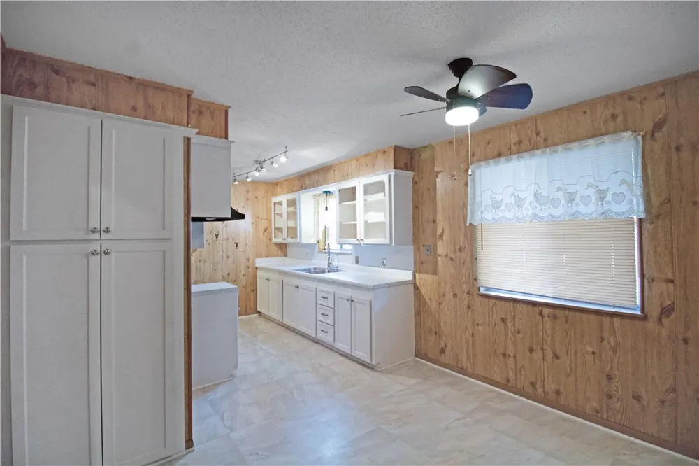 610 S Minnesota Street Beeville, TX 78102