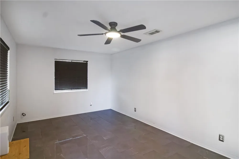 610 S Minnesota Street Beeville, TX 78102