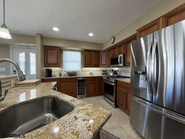 206 N Adams Ave Margate, NJ 08402