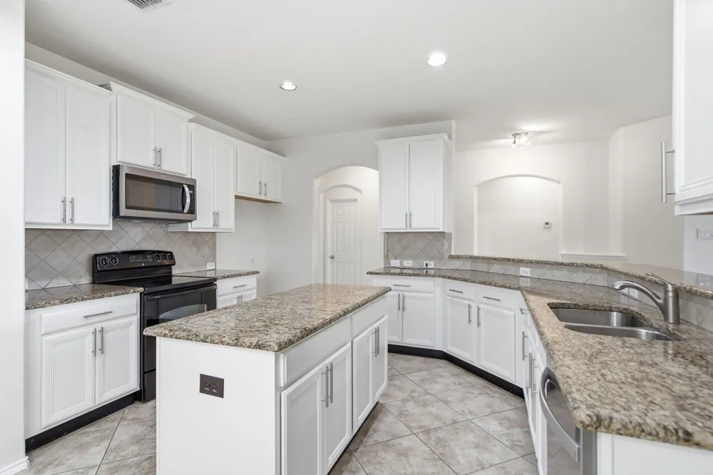 15636 Gatehouse Drive Fort Worth, TX 76262