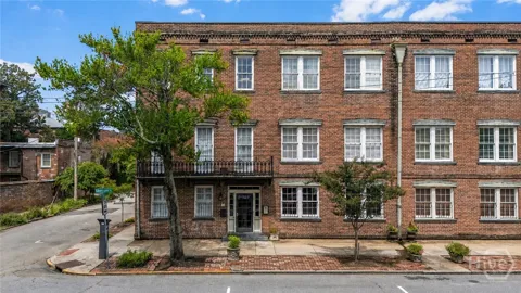 219 Abercorn Street #D1