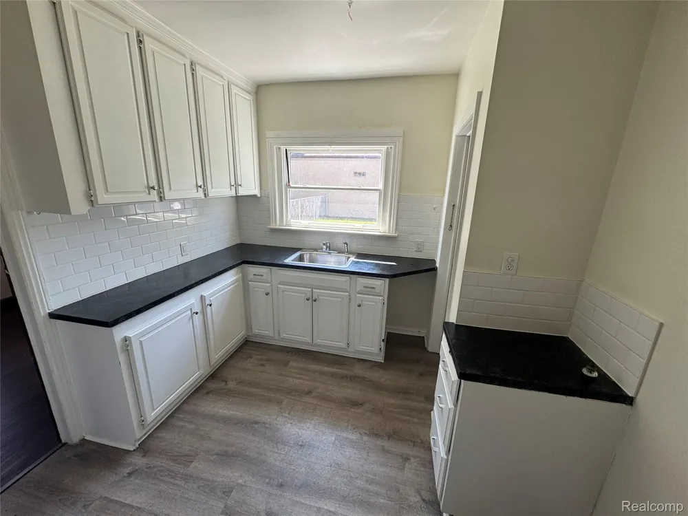 36024 Goddard Road Romulus City, MI 48174