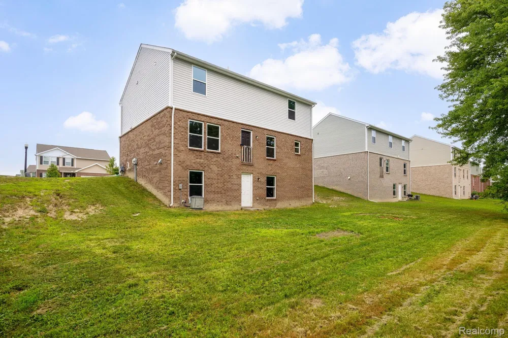 10306 Island Lake Drive Taylor City, MI 48180