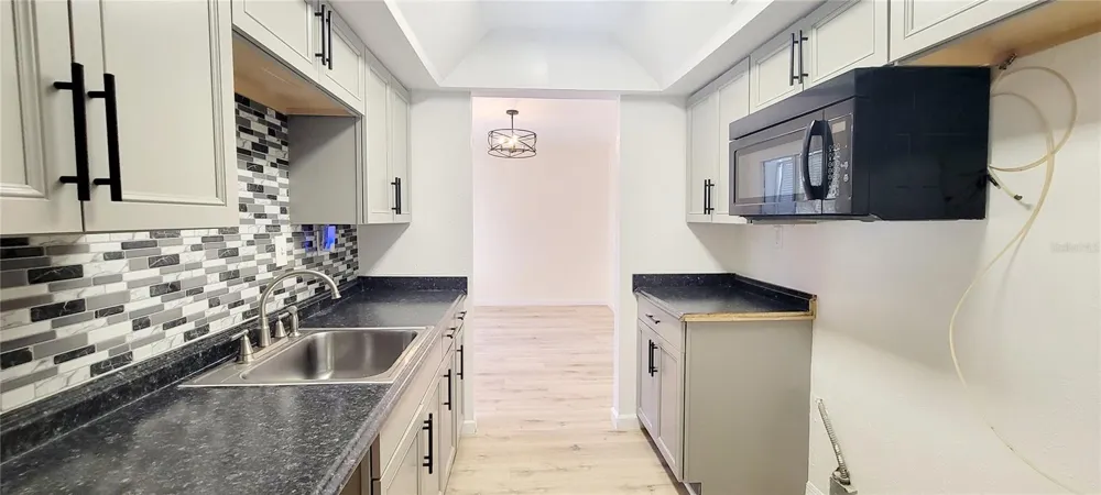 3775 40TH LANE S #L St Petersburg, FL 33711