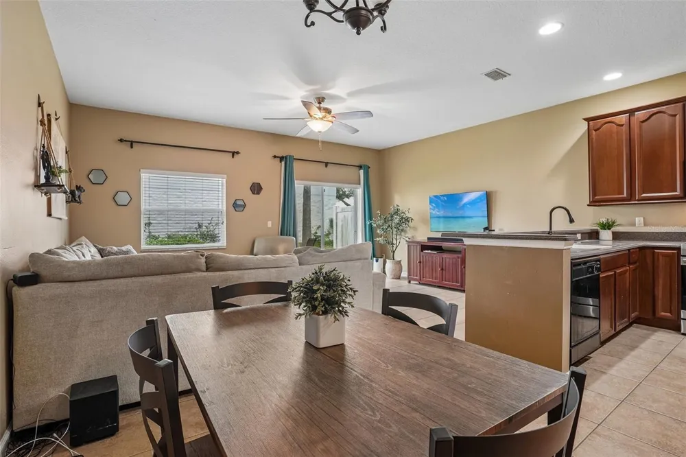 1329 HERITAGE COMMONS DRIVE Winter Springs, FL 32708