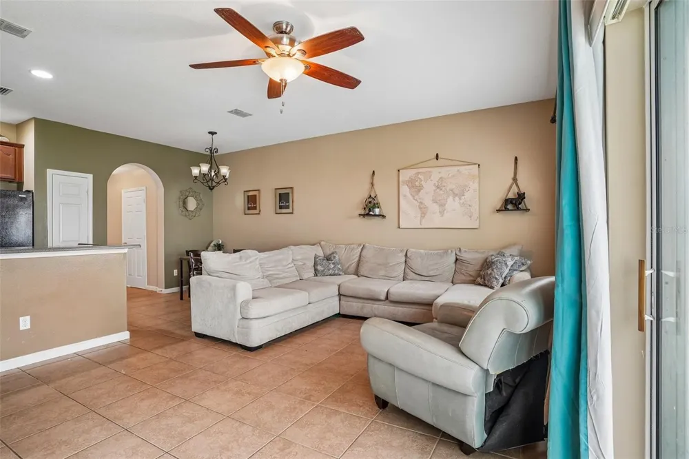1329 HERITAGE COMMONS DRIVE Winter Springs, FL 32708
