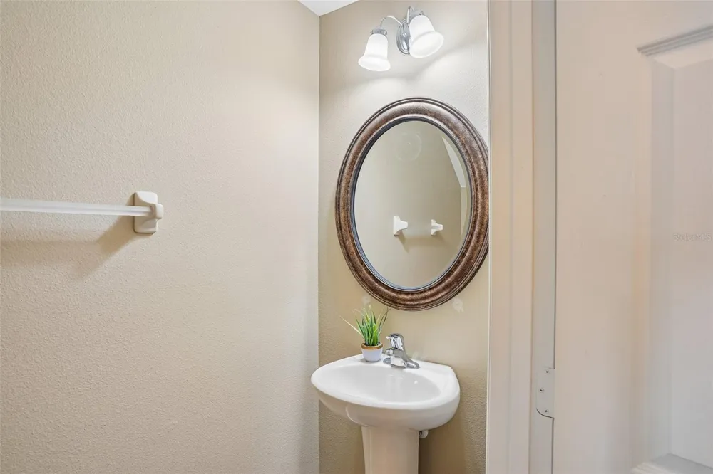 1329 HERITAGE COMMONS DRIVE Winter Springs, FL 32708