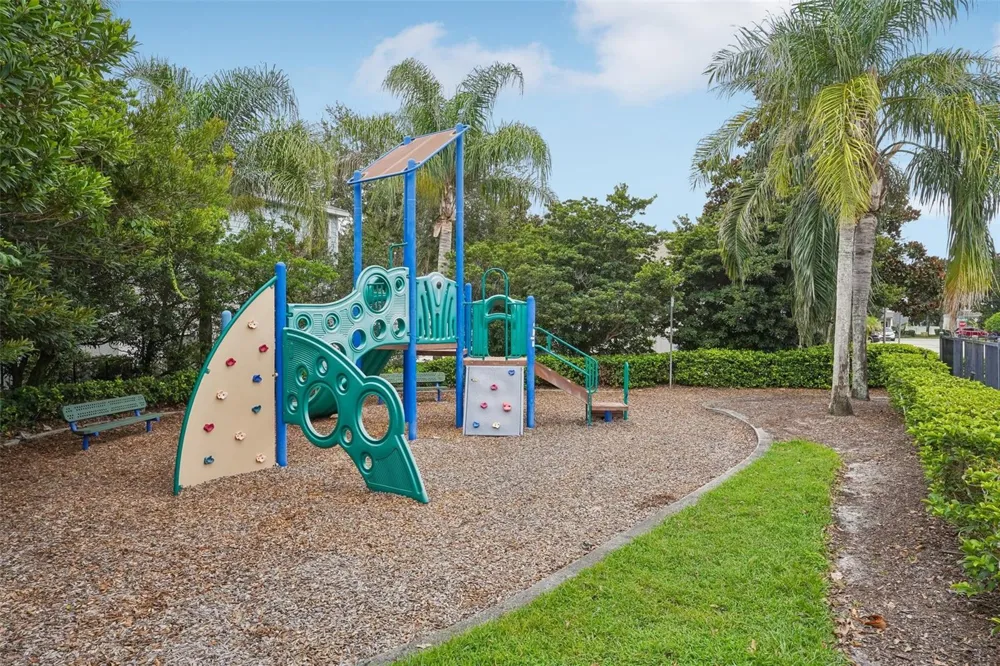 1329 HERITAGE COMMONS DRIVE Winter Springs, FL 32708