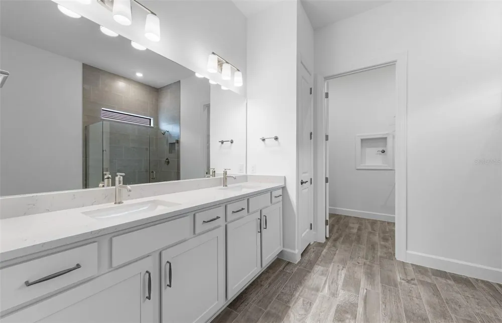 5006 GOLDEN SHORE COURT Lakewood Ranch, FL 34211