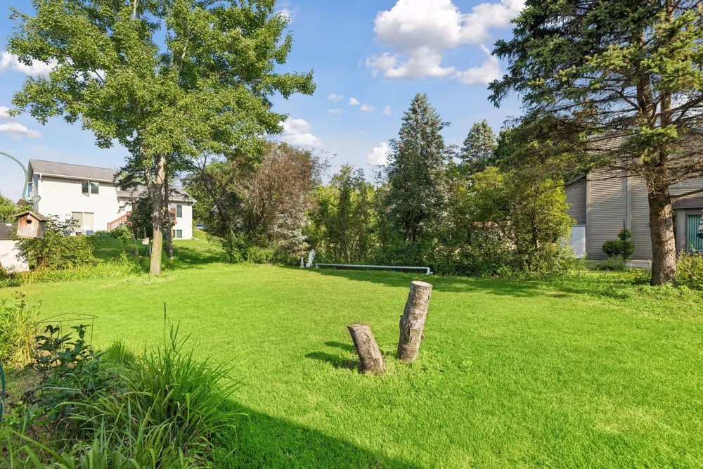 818 Pine Tree Trail Stillwater, MN 55082