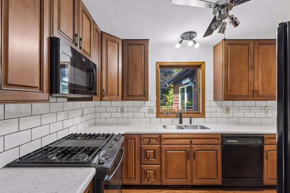 818 Pine Tree Trail Stillwater, MN 55082