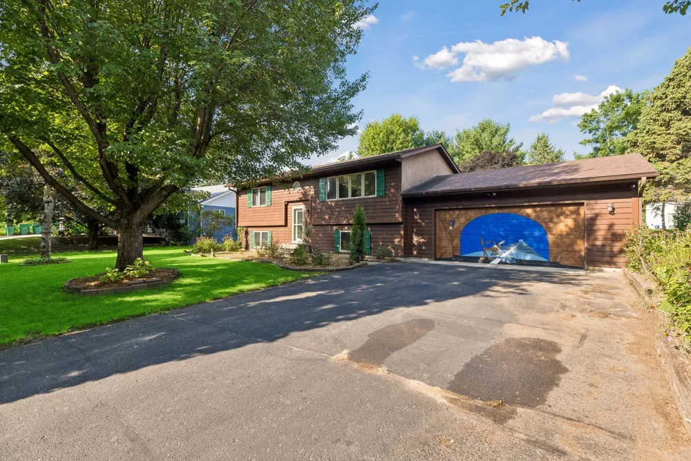 818 Pine Tree Trail Stillwater, MN 55082