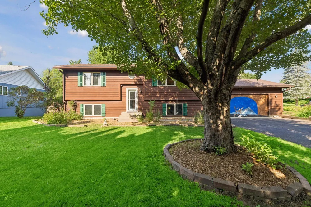 818 Pine Tree Trail Stillwater, MN 55082