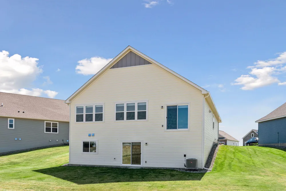 7594 Swan Street Lino Lakes, MN 55038