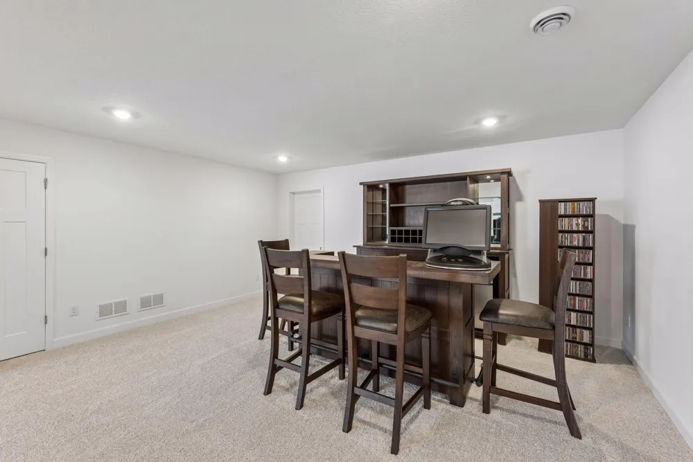 7594 Swan Street Lino Lakes, MN 55038