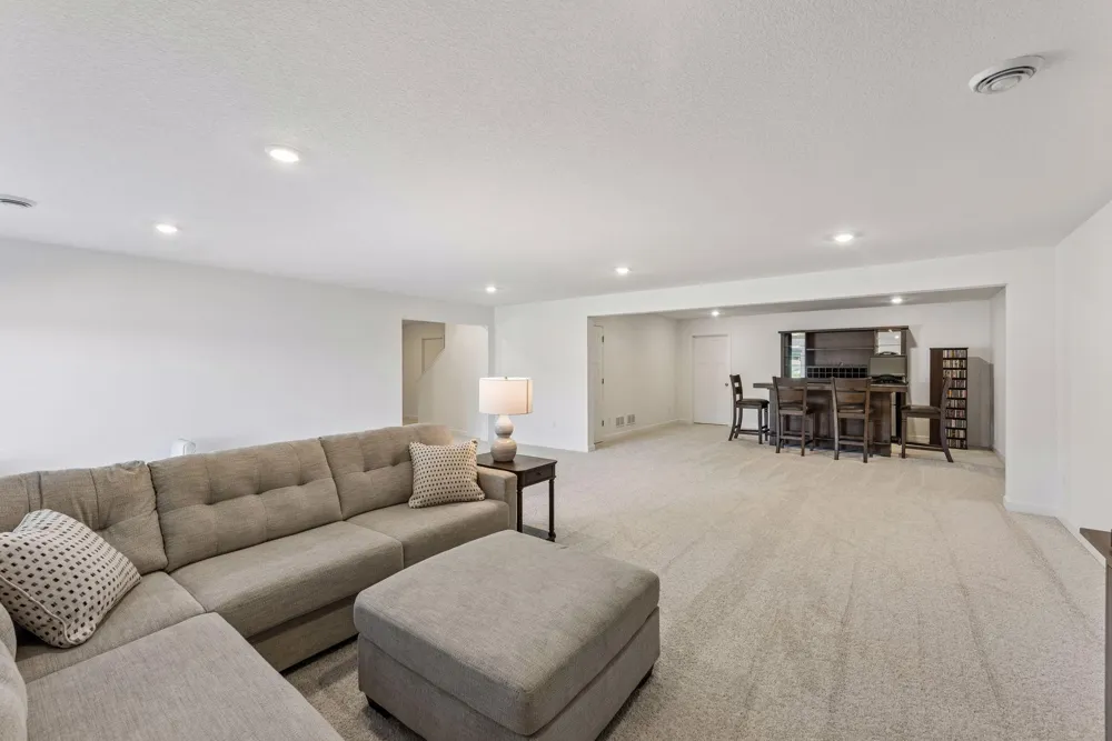 7594 Swan Street Lino Lakes, MN 55038