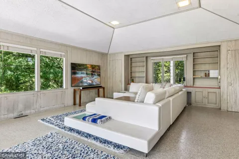 45 Evergreen Road