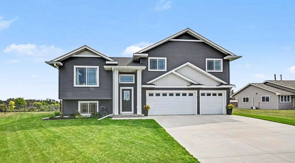 413 Highland Drive Ellsworth, WI 54011