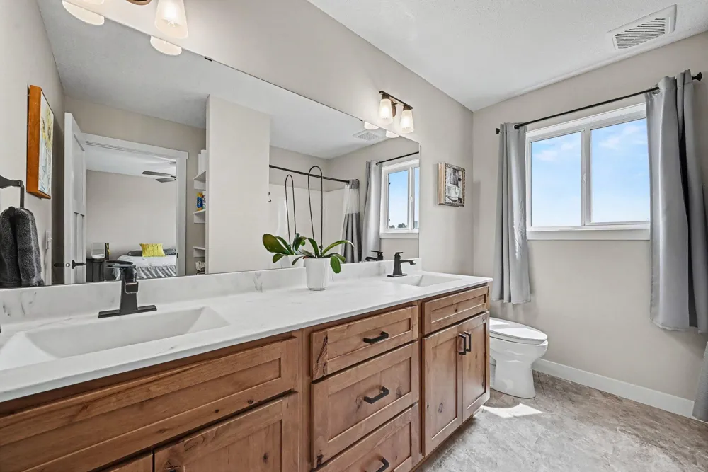 413 Highland Drive Ellsworth, WI 54011
