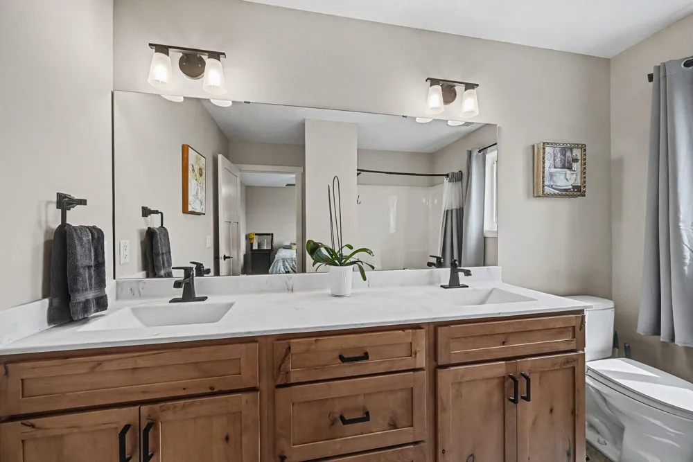 413 Highland Drive Ellsworth, WI 54011