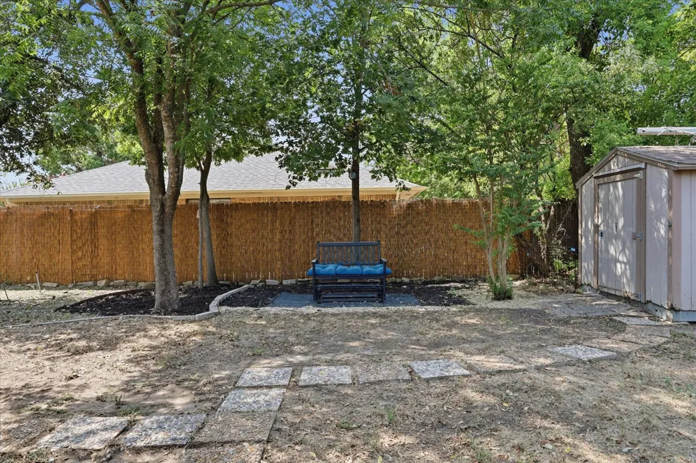 629 Park Lane Highland Village, TX 75077