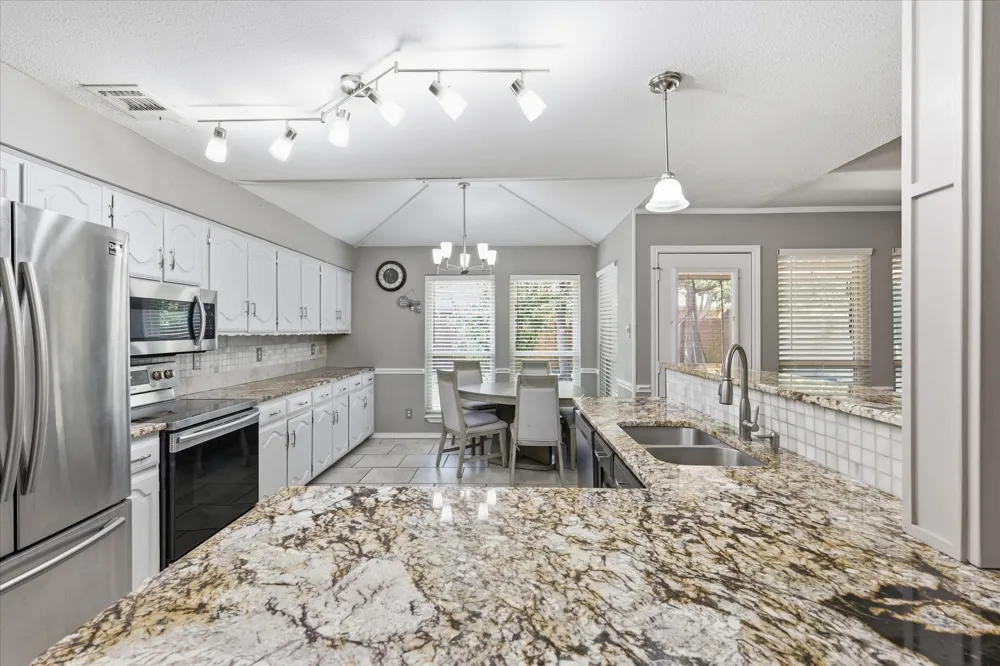 629 Park Lane Highland Village, TX 75077