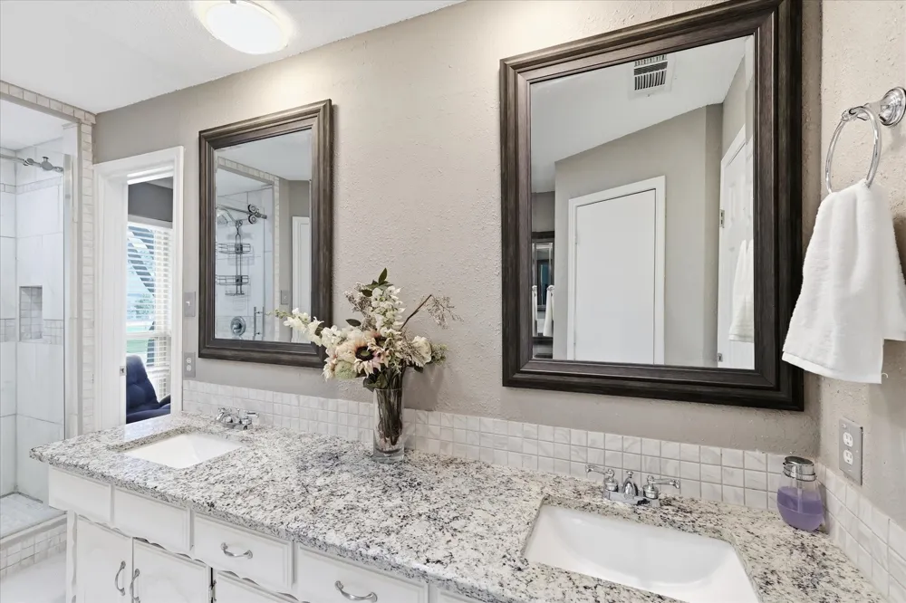 629 Park Lane Highland Village, TX 75077