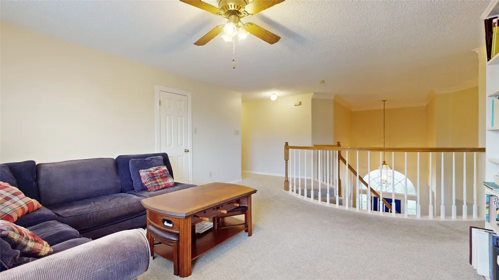 817 Crystal Lane Hurst, TX 76054