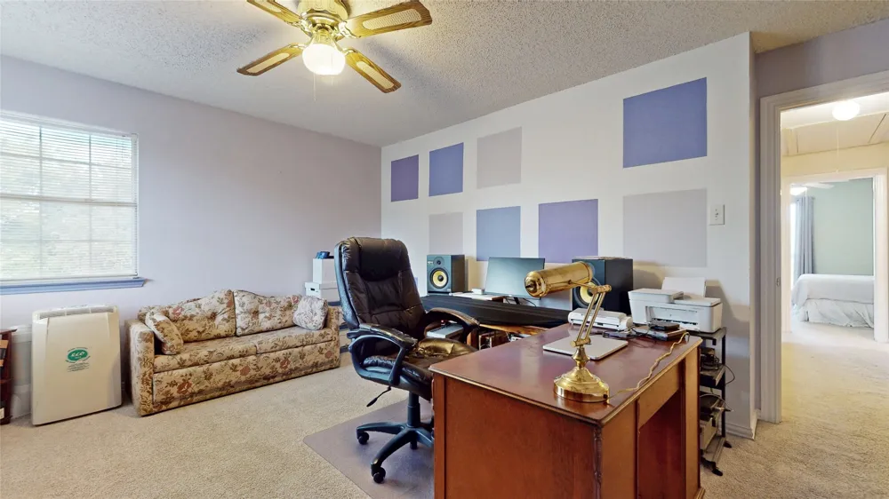 817 Crystal Lane Hurst, TX 76054
