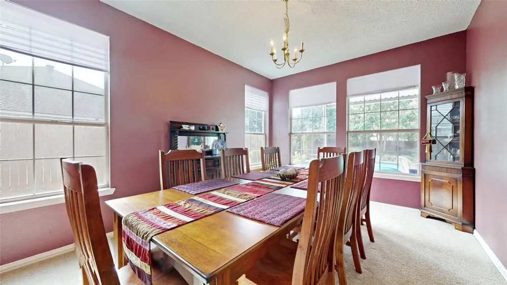 817 Crystal Lane Hurst, TX 76054