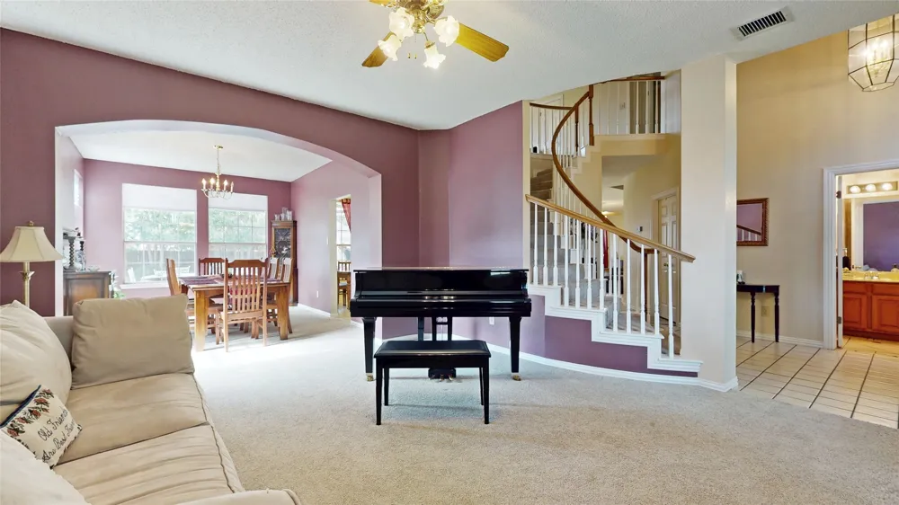 817 Crystal Lane Hurst, TX 76054