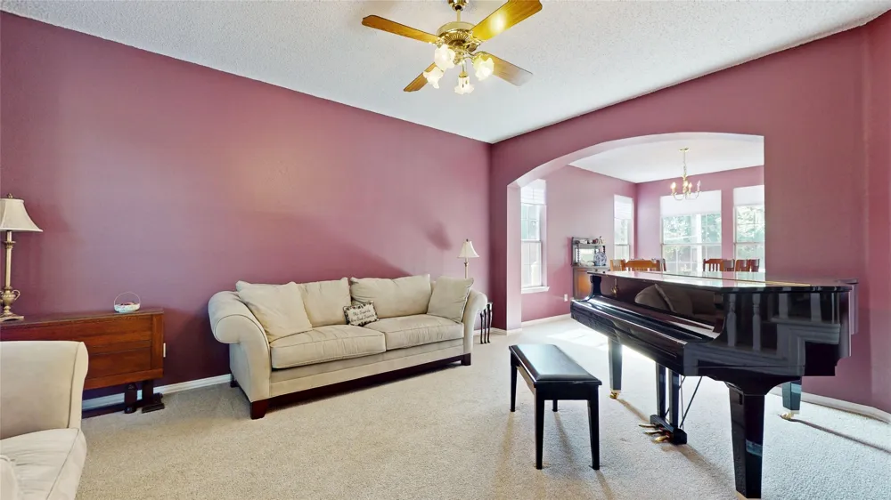 817 Crystal Lane Hurst, TX 76054