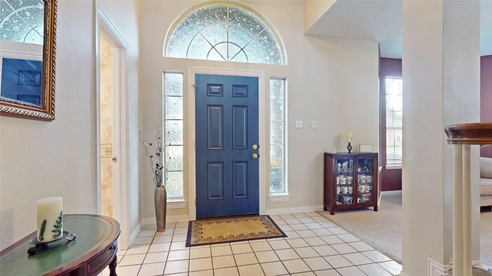 817 Crystal Lane Hurst, TX 76054